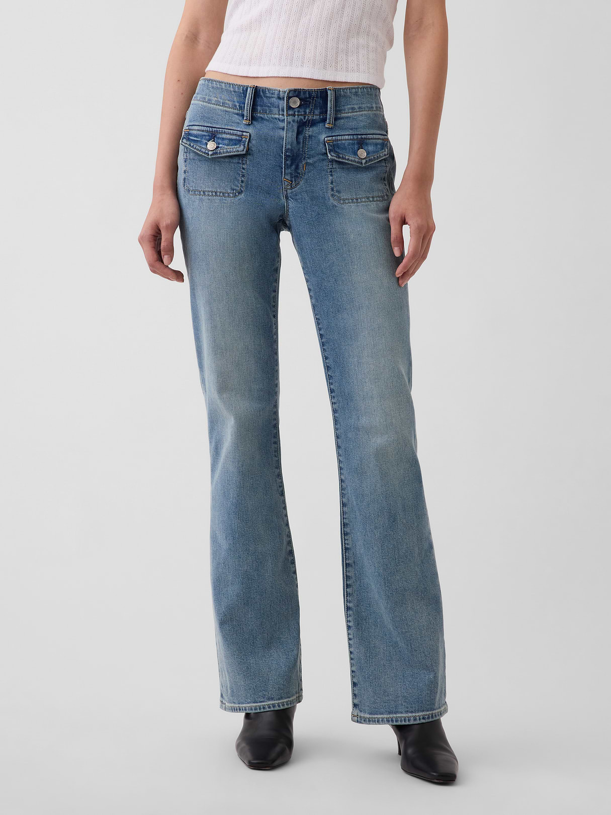 Low Rise Long & Lean Split-Hem Jeans - Light wash