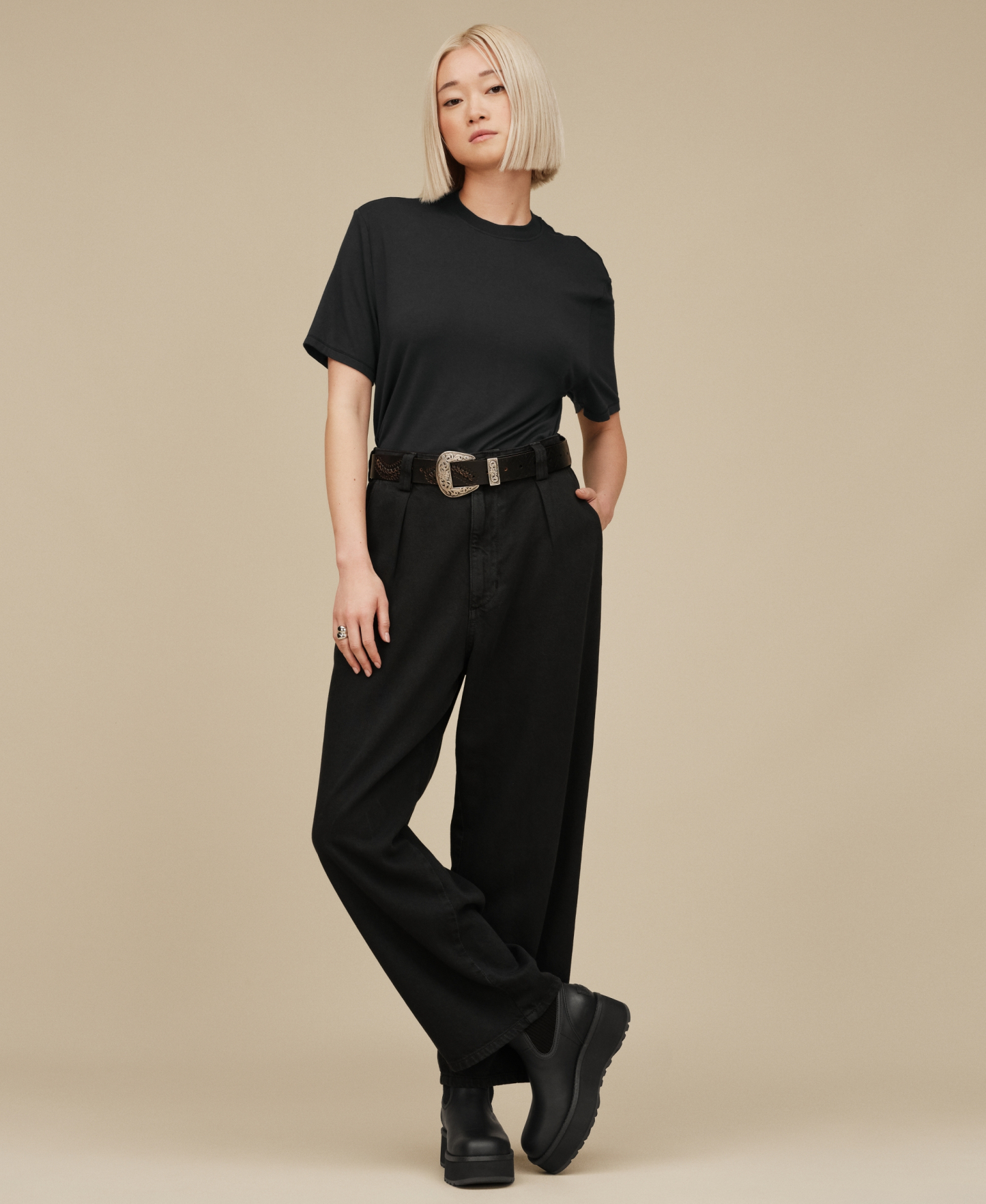 UGG Women's Amarys Relaxed Crewneck T-Shirt - Black