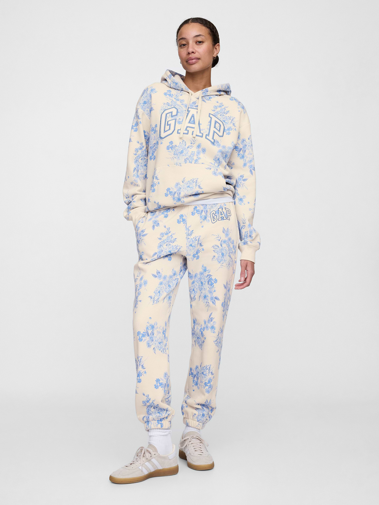 Relaxed Gap Logo Hoodie - blue floral