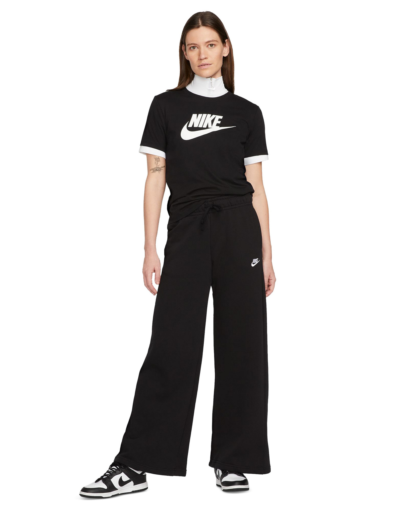 Nike Women's Sportswear Essentials Logo T-Shirt - Black/White