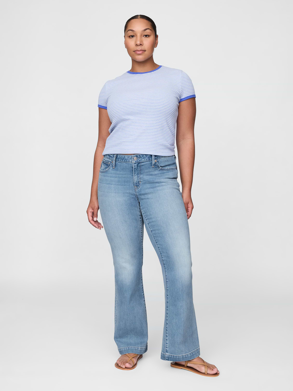 Low Rise Long & Lean Split-Hem Jeans - Light indigo