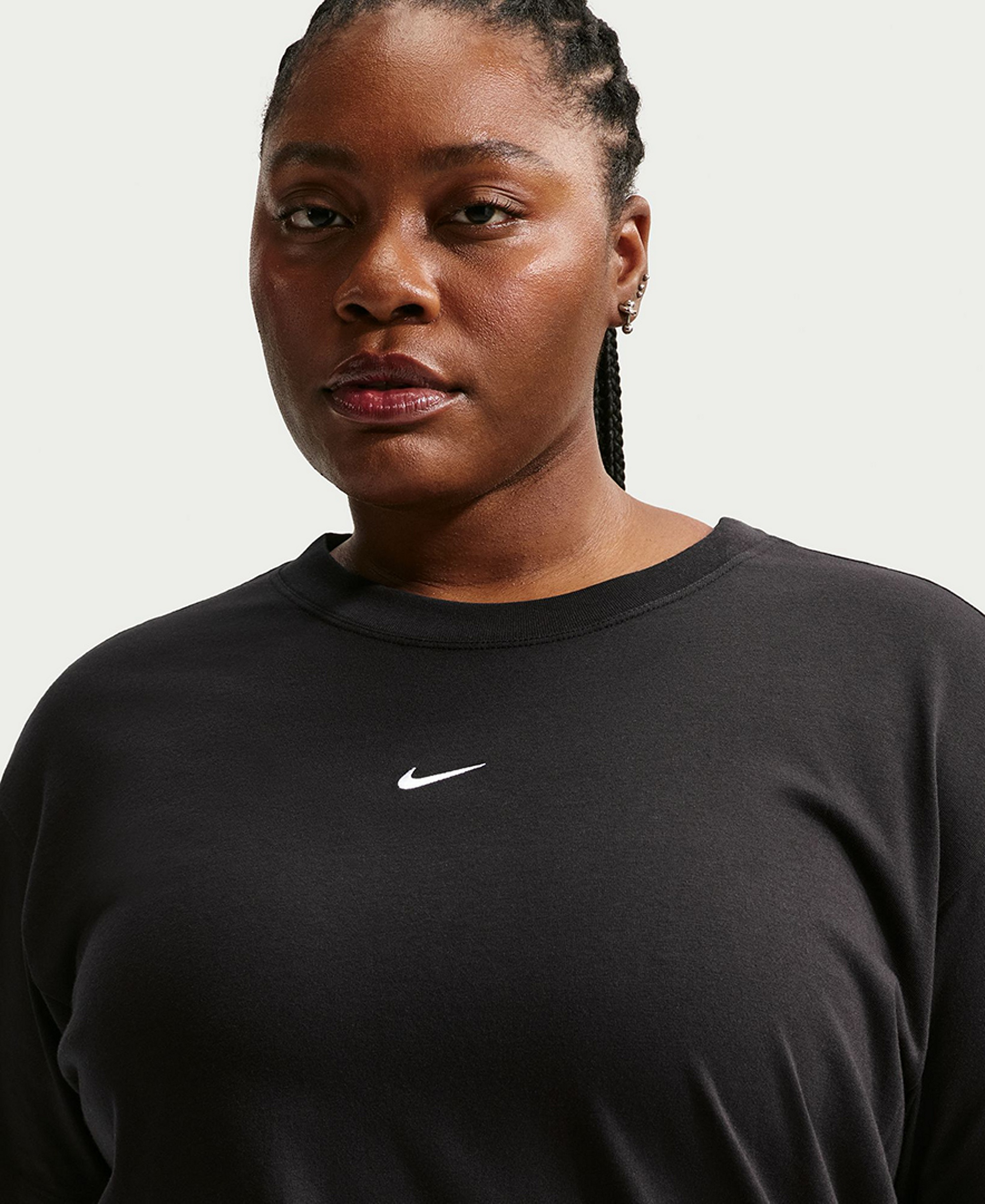 Nike Women's Sportswear Crewneck T-Shirt - Black/white