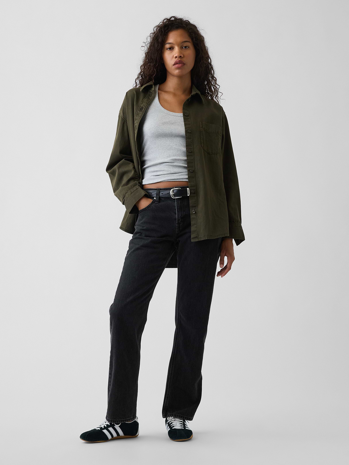 Mid Rise Straight Taper Jeans - Black wash
