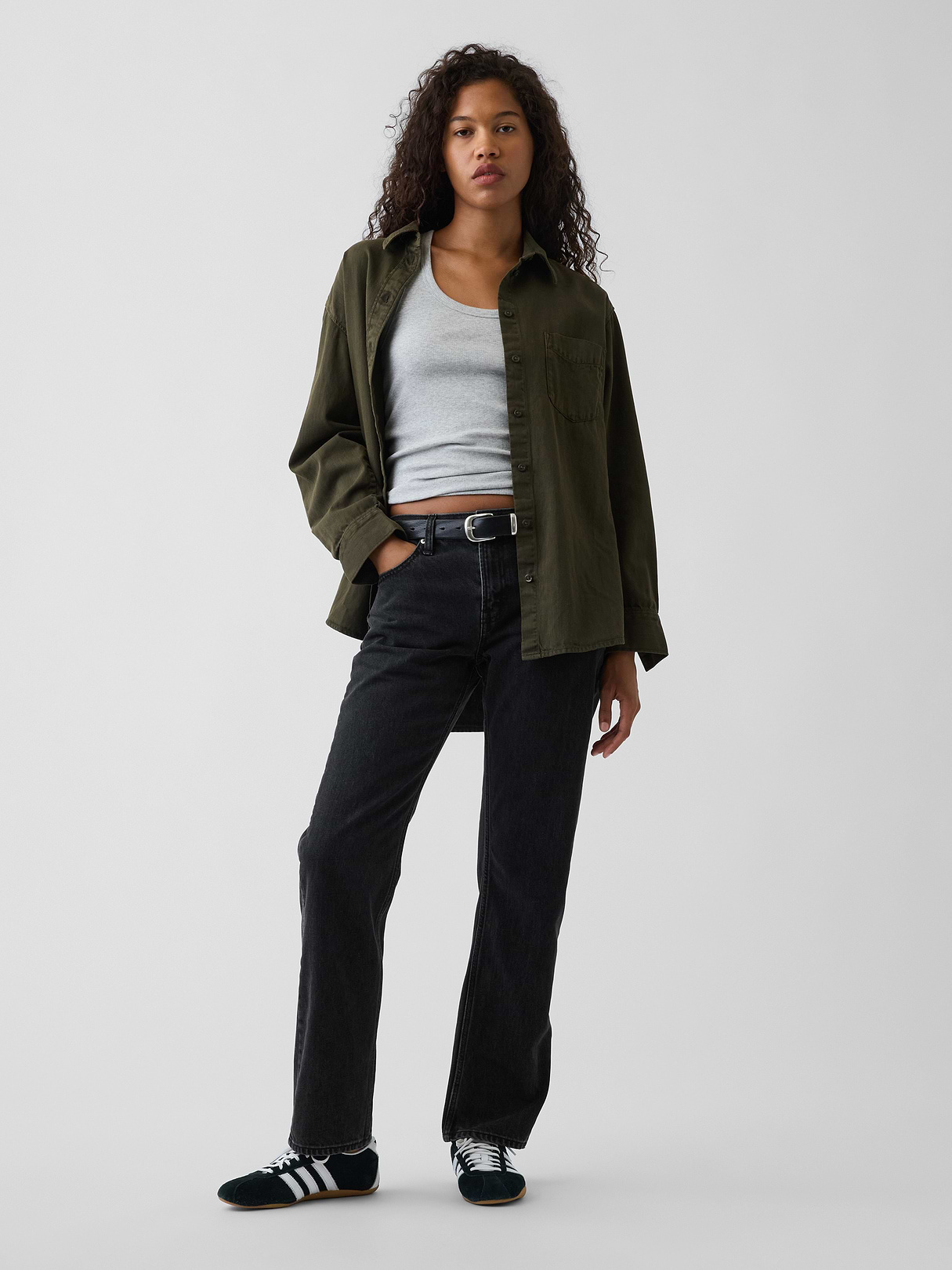 Mid Rise Straight Taper Jeans - Black wash