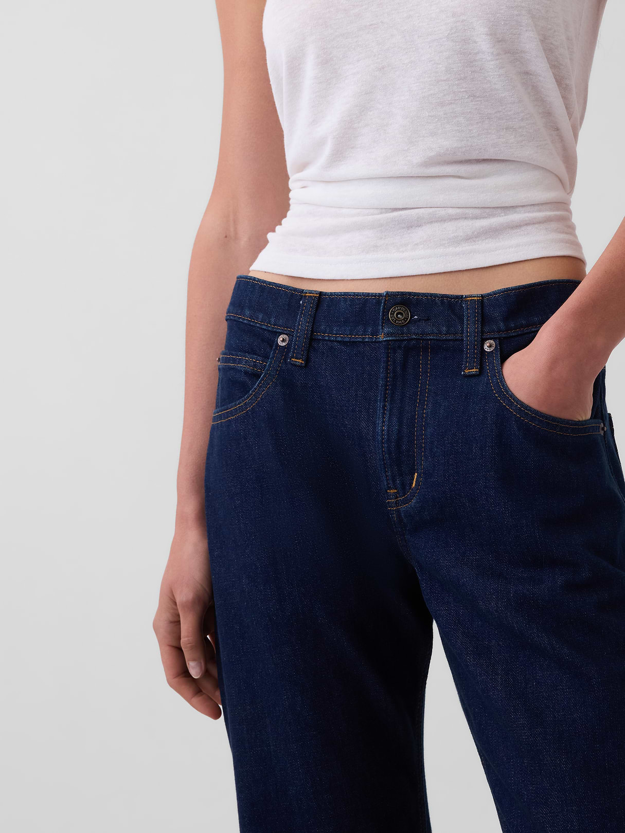Mid Rise Straight Taper Jeans - Rinse wash