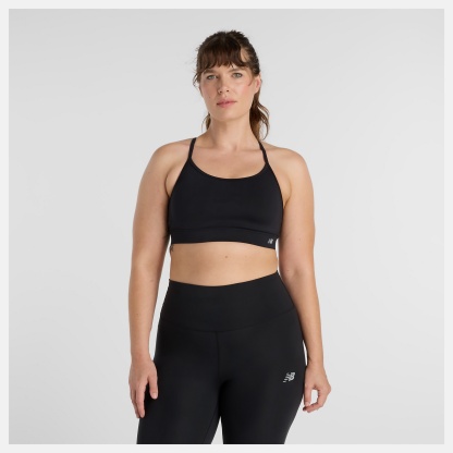 MaCara lleva una talla M y mide 5'9"/175cm. Pecho : 38"/96cm, Cintura : 32.5"/82cm, Caderas : 45"/114cm