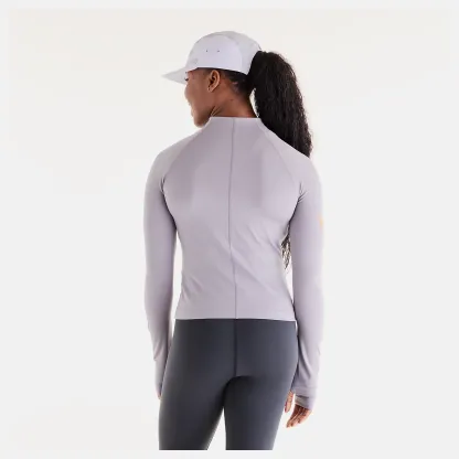 Isio-Maya is wearing size S and is 5'8"/172.72cm. Chest: 34"/86.36cm, Waist: 27.5"/69.85cm, Hips: 39"/99.06cm