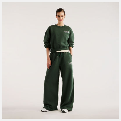 Orietta is wearing size S and is 5'8.5"/174cm. Chest: 31.5"/80cm, Waist: 23"/58cm, Hips: 34"/86cm