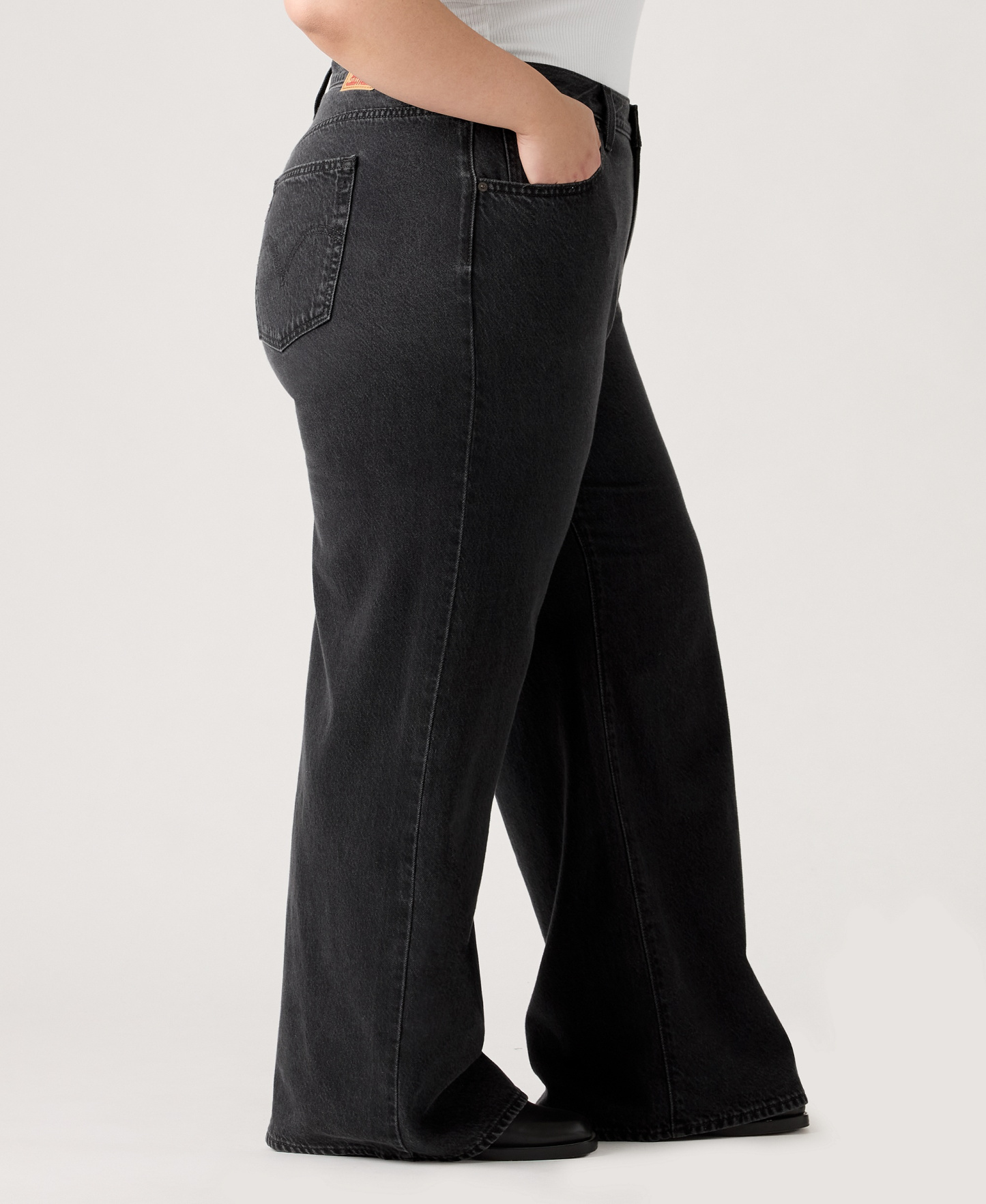 Levi's Women's Cinch-Waist Lightweight Baggy Jeans - Capturing Moments