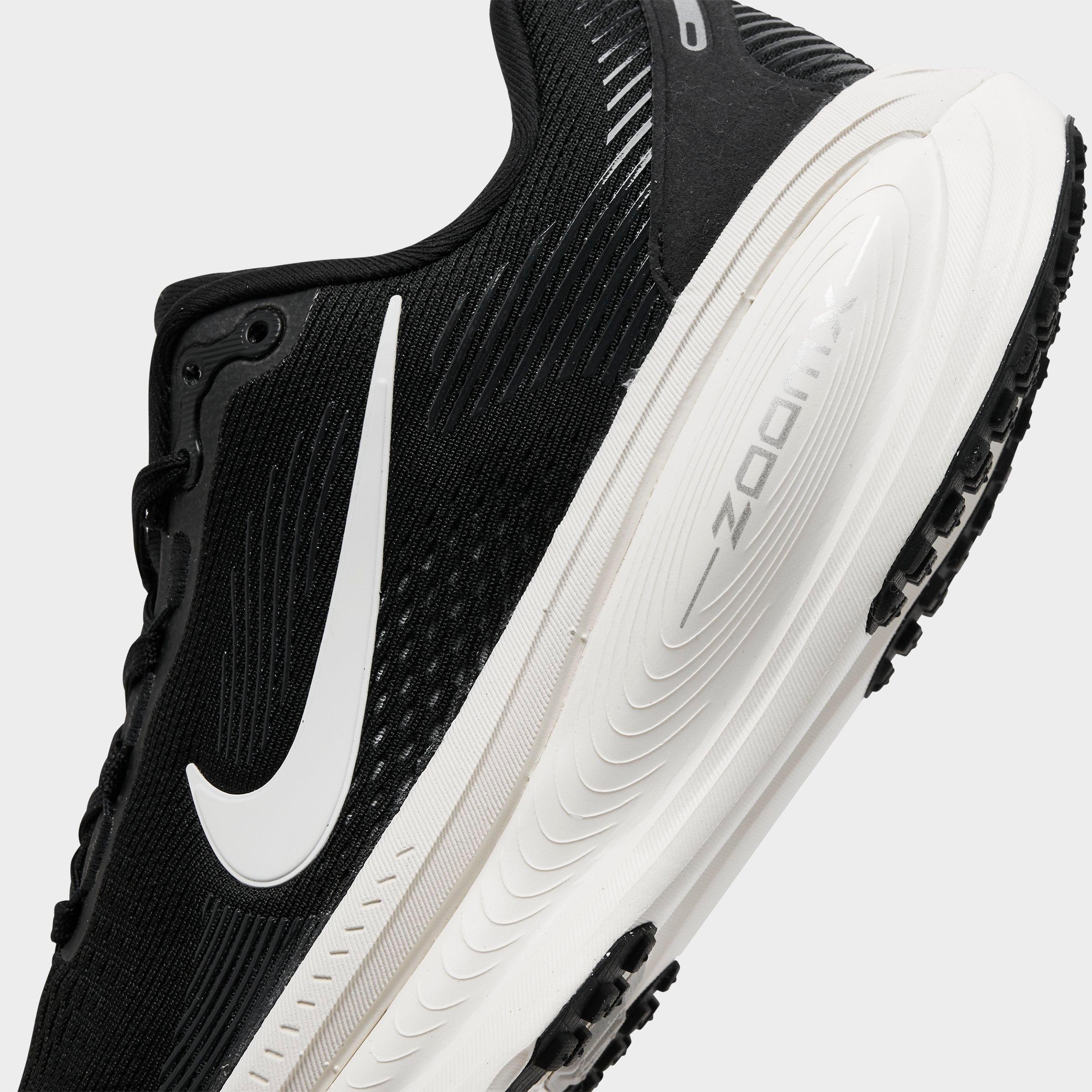 Women's Nithtke Vomero 18 Running Shoes - Part 1 - Black/Coconut Milk/Light Iron Ore/Summit White - Detail shot