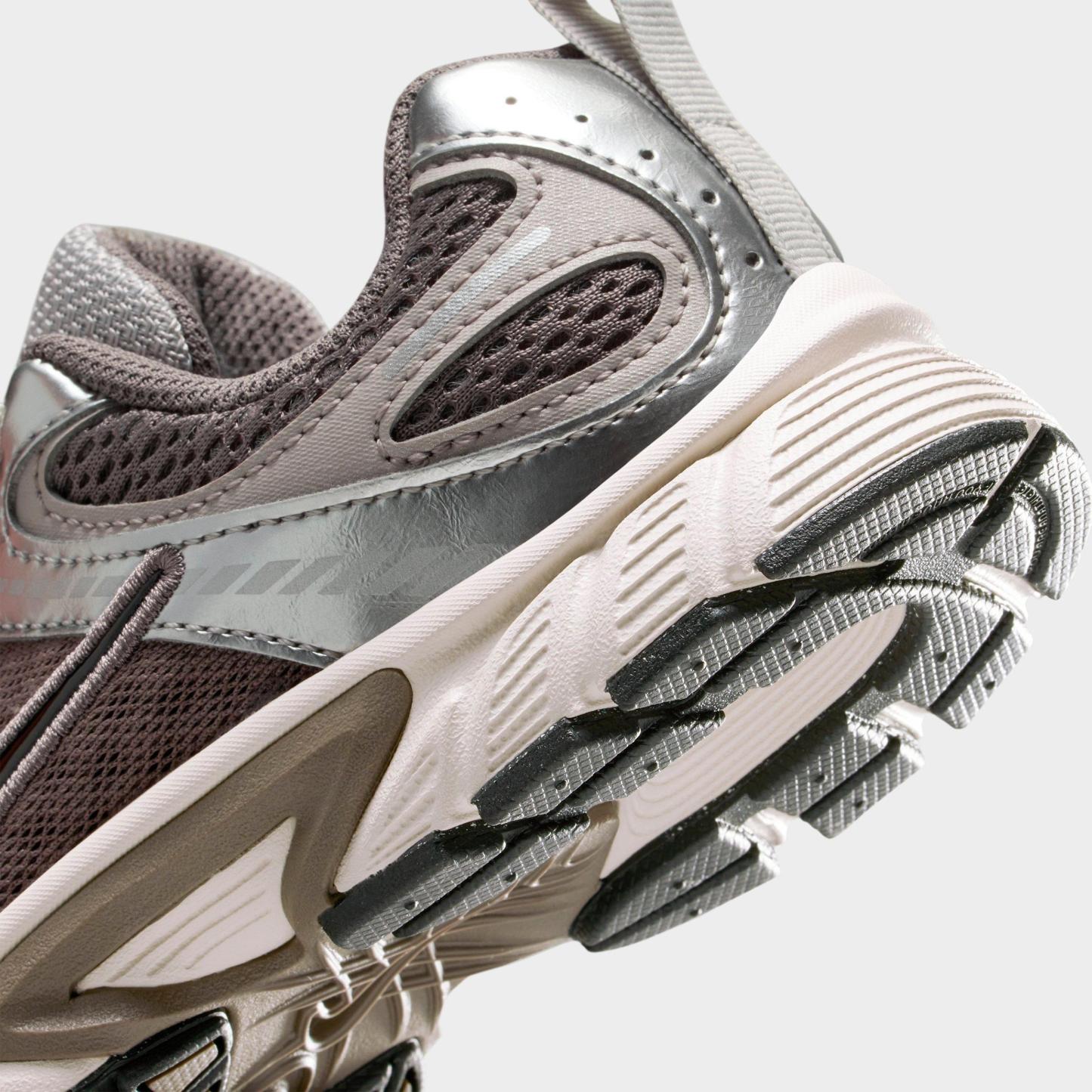 Little Kids' Nithtke V5 RNR Stretch Lace Casual Shoes - Cave Stone/College Grey/Vast Grey/Black - Detail shot