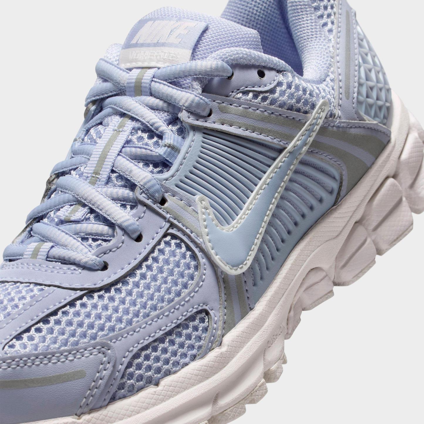Big Kids' Nithtke Vomero 5 Casual Shoes - Part 1 - Ghost/Summit White/Platinum Tint/Ghost - Detail shot
