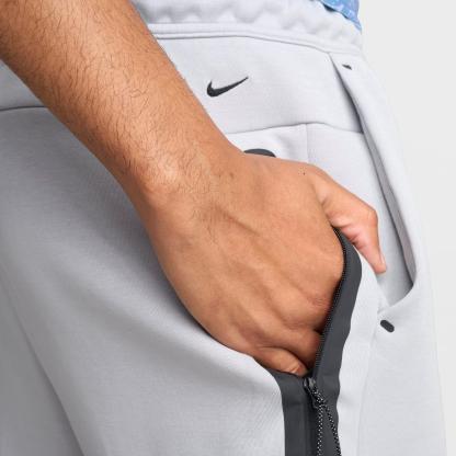 Men's Nike Tech Fleece Shorts - Smoke Grey/White