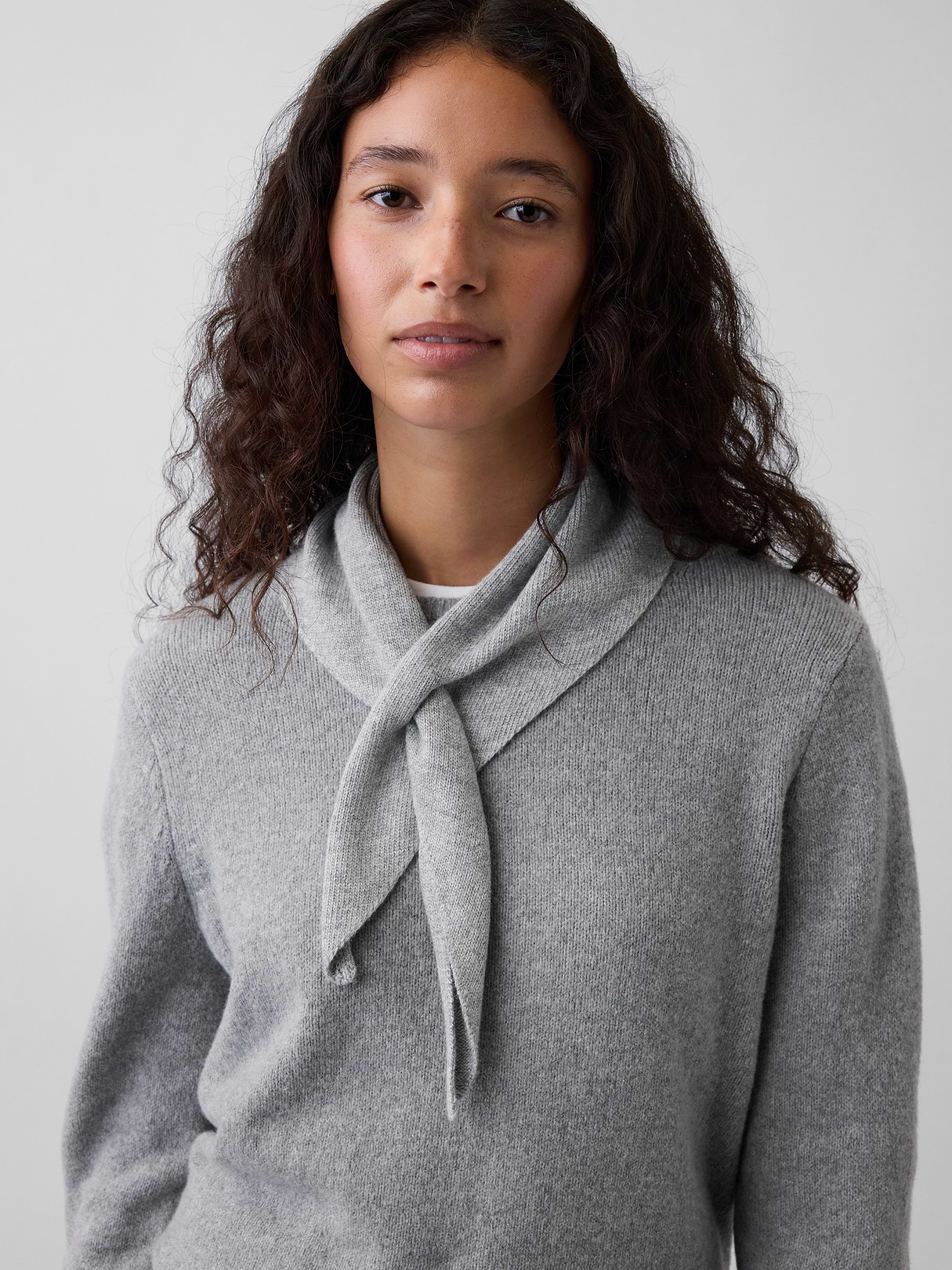 Knit Triangle Scarf - Grey