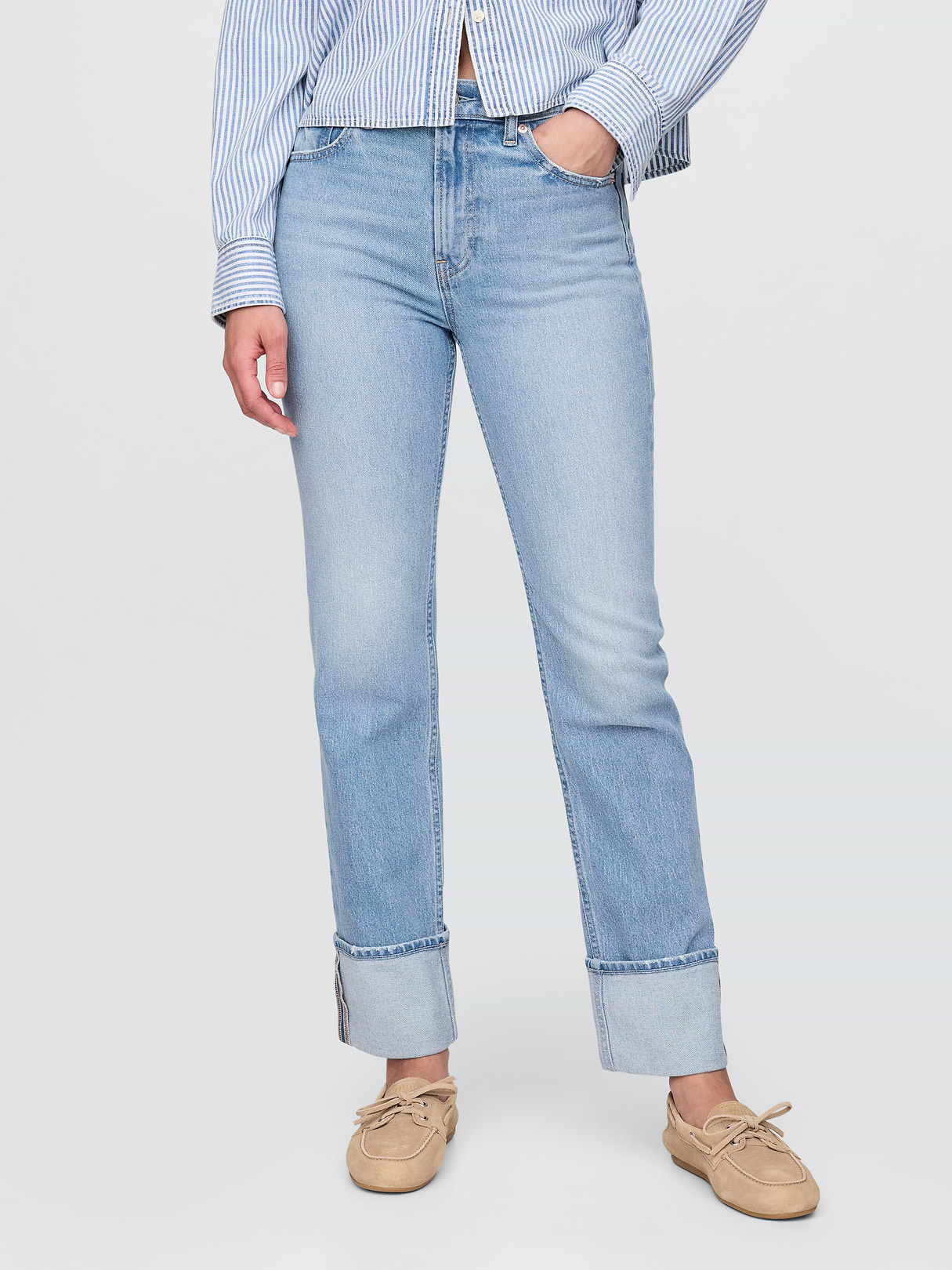 High Rise Twisted-Seam '90s Slim Straight Jeans - Cuffed light indigo