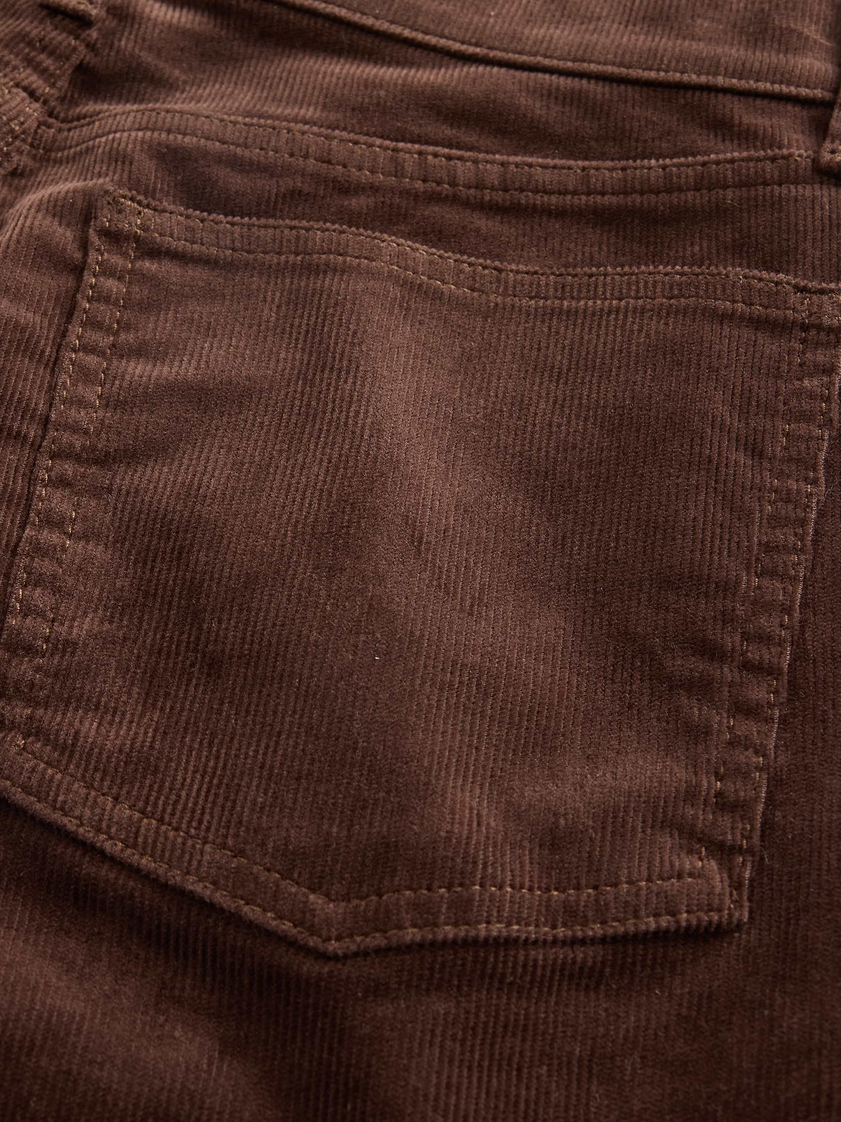 High Rise Belted '90s Slim Straight Jeans - Dark brown