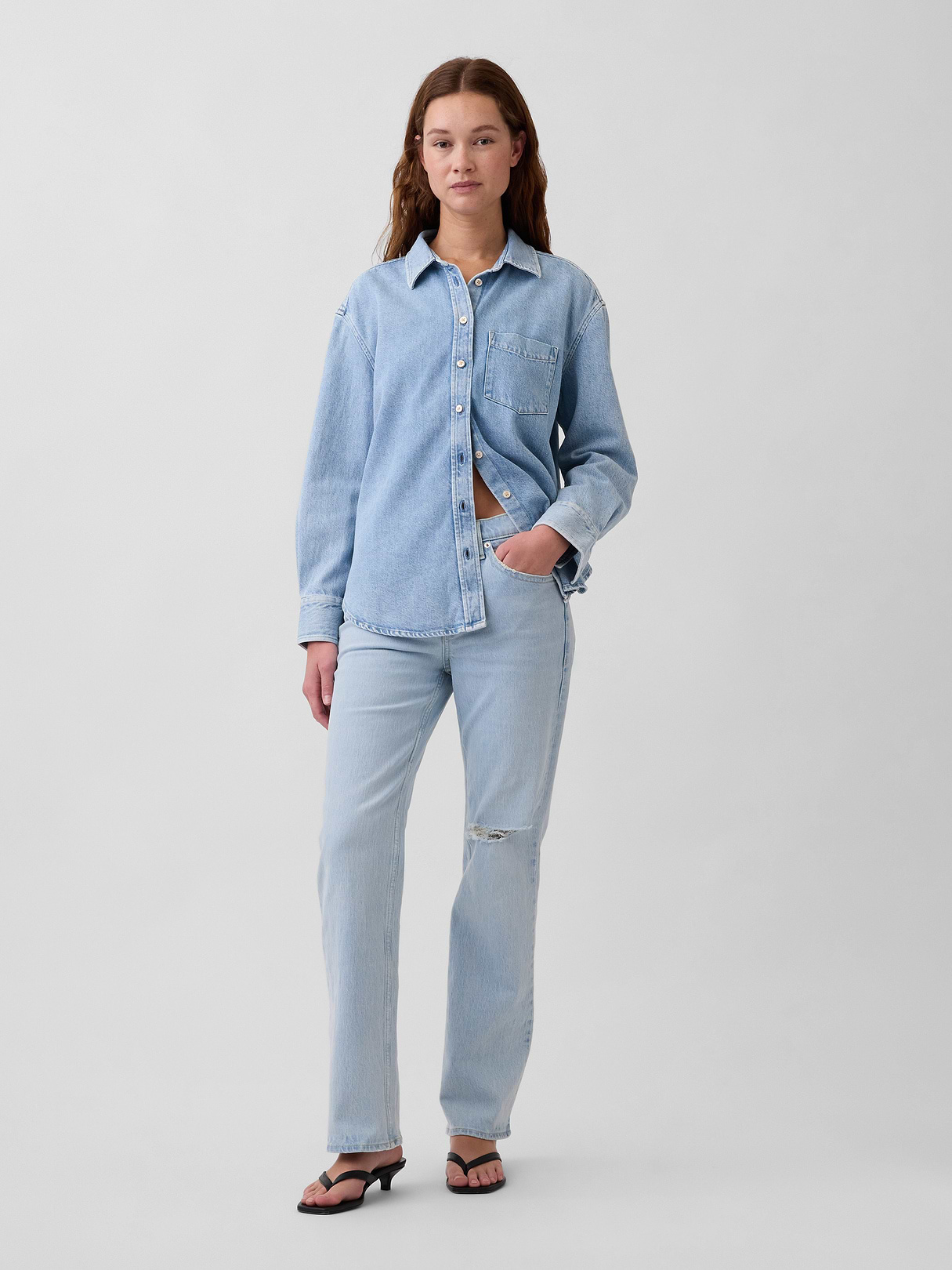 Mid Rise Relaxed Straight Jeans - Light wash