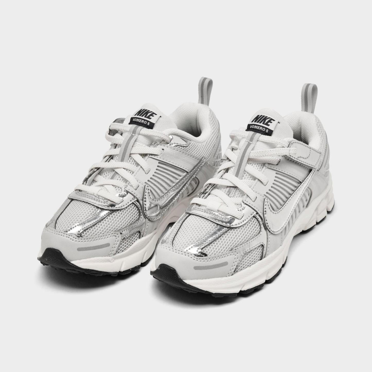 Little Kids' Nike Vomero 5 Stretch Lace Casual Shoes - Photon Dust/Gridiron/Sail/Chrome (IM9465-001)