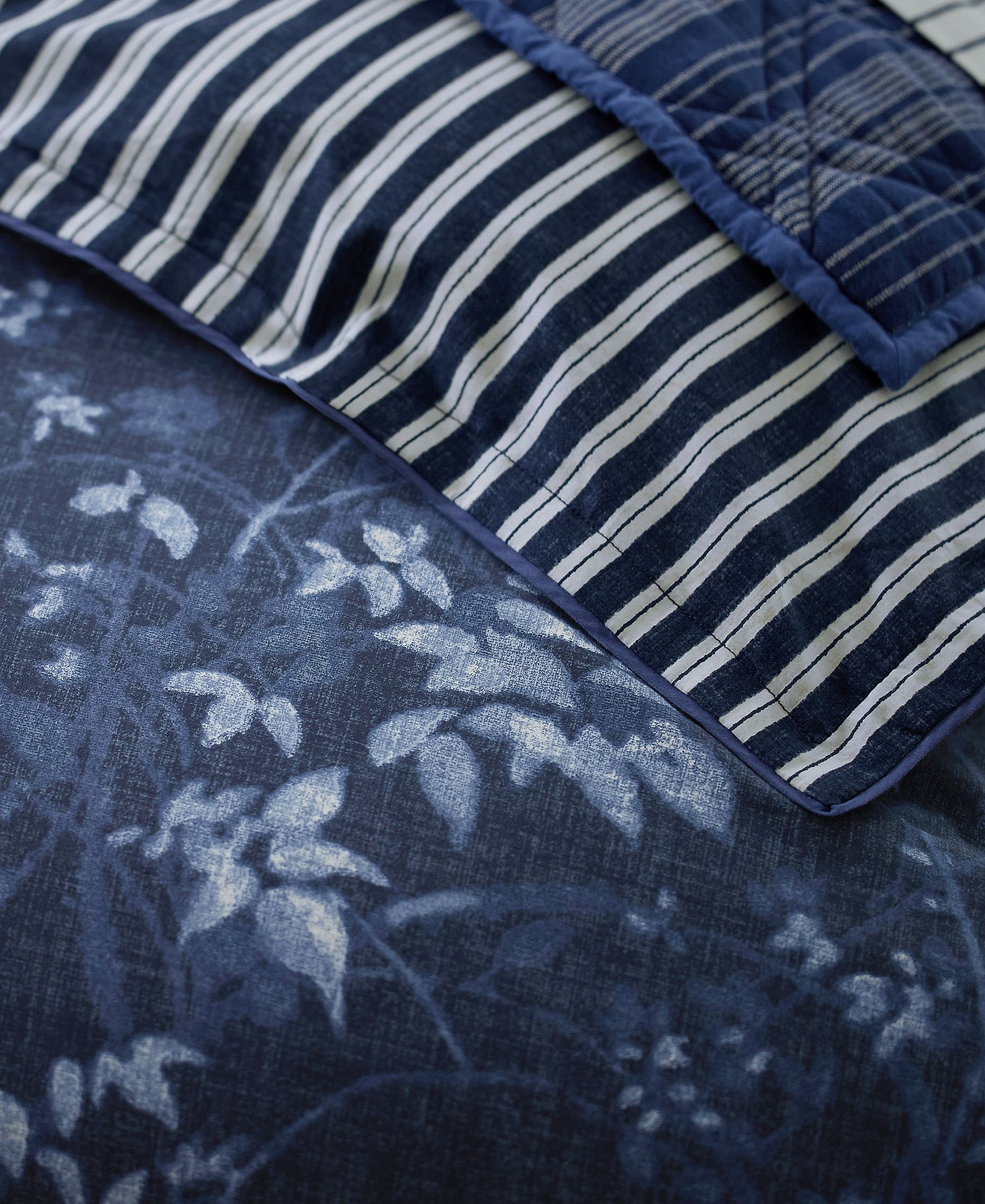 Lauren Ralph Lauren Caterina 3-Pc. Duvet Cover Set, Full/Queen - Navy