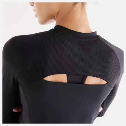 Lola is wearing size S and is 5'8"/172.72cm. Chest: 31.5"/80.01cm, Waist: 25.5"/64.77cm, Hips: 36"/91.44cm