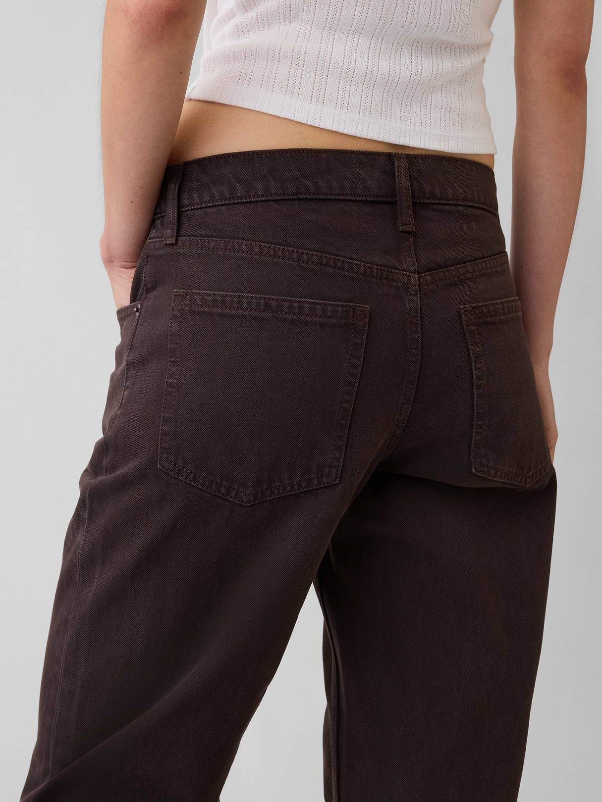 Mid Rise Straight Taper Jeans - Dark brown