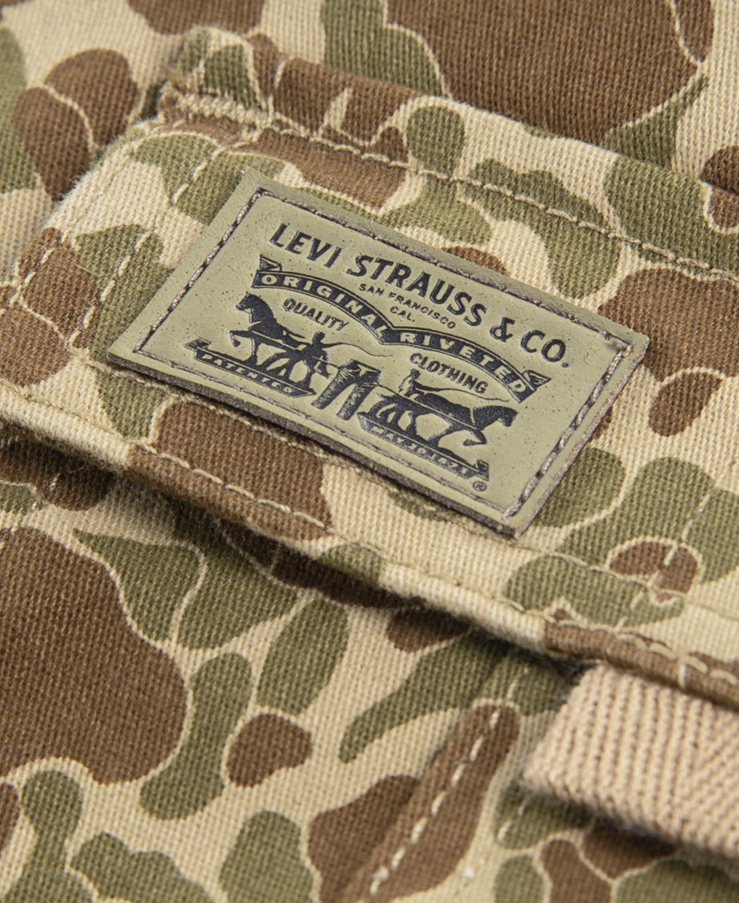 Levi's Boys' 8-20 Traditional Cargo Shorts - Harvest Gold Camo