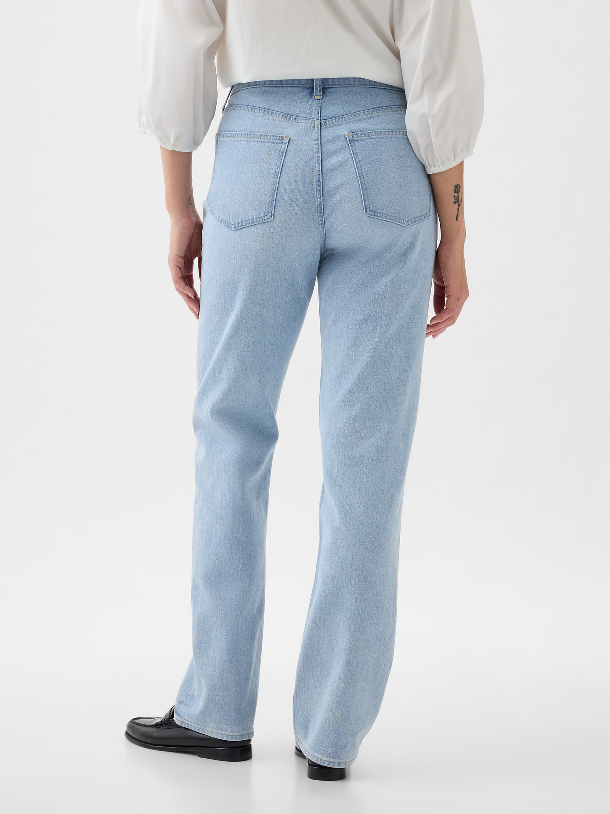 High Rise '90s Slim Straight Jeans - light indigo