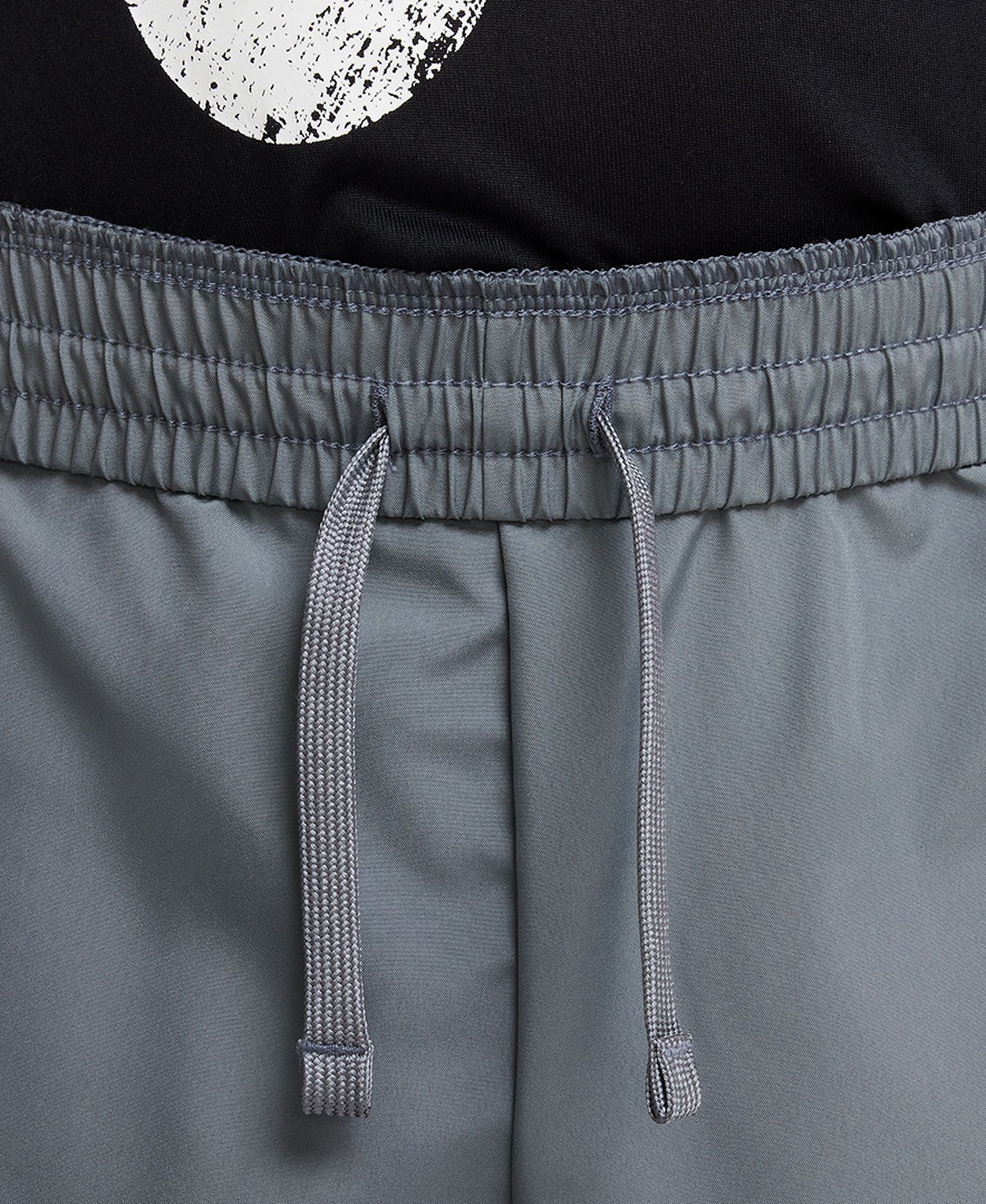 Nike Boys' 8-20 Dri-FIT Multi-Training Shorts - Smoke Gray
