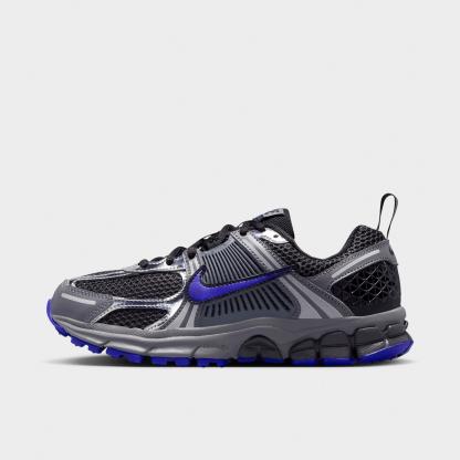 Big Kids' Nithtke Vomero 5 Casual Shoes - Part 1 - Anthracite/Smoke Grey/Metallic Silver/Hyper Royal - Left shoe facing left. Outside of the shoe.