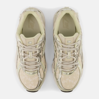 New Balance 740, U7403GR