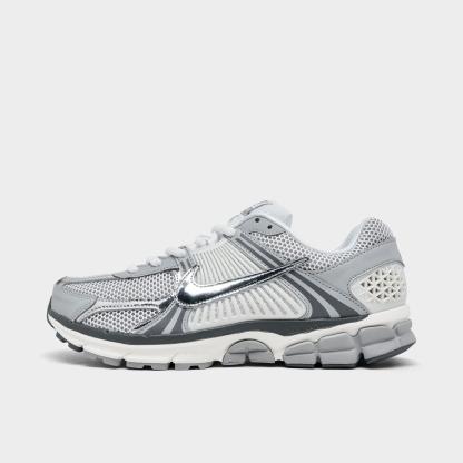 Men's Nithtke Zoom Vomero 5 Casual Shoes - Part 2 - Summit White/Light Smoke Grey/Smoke Grey/Metallic Silver - Left shoe facing left. Outside of the shoe.