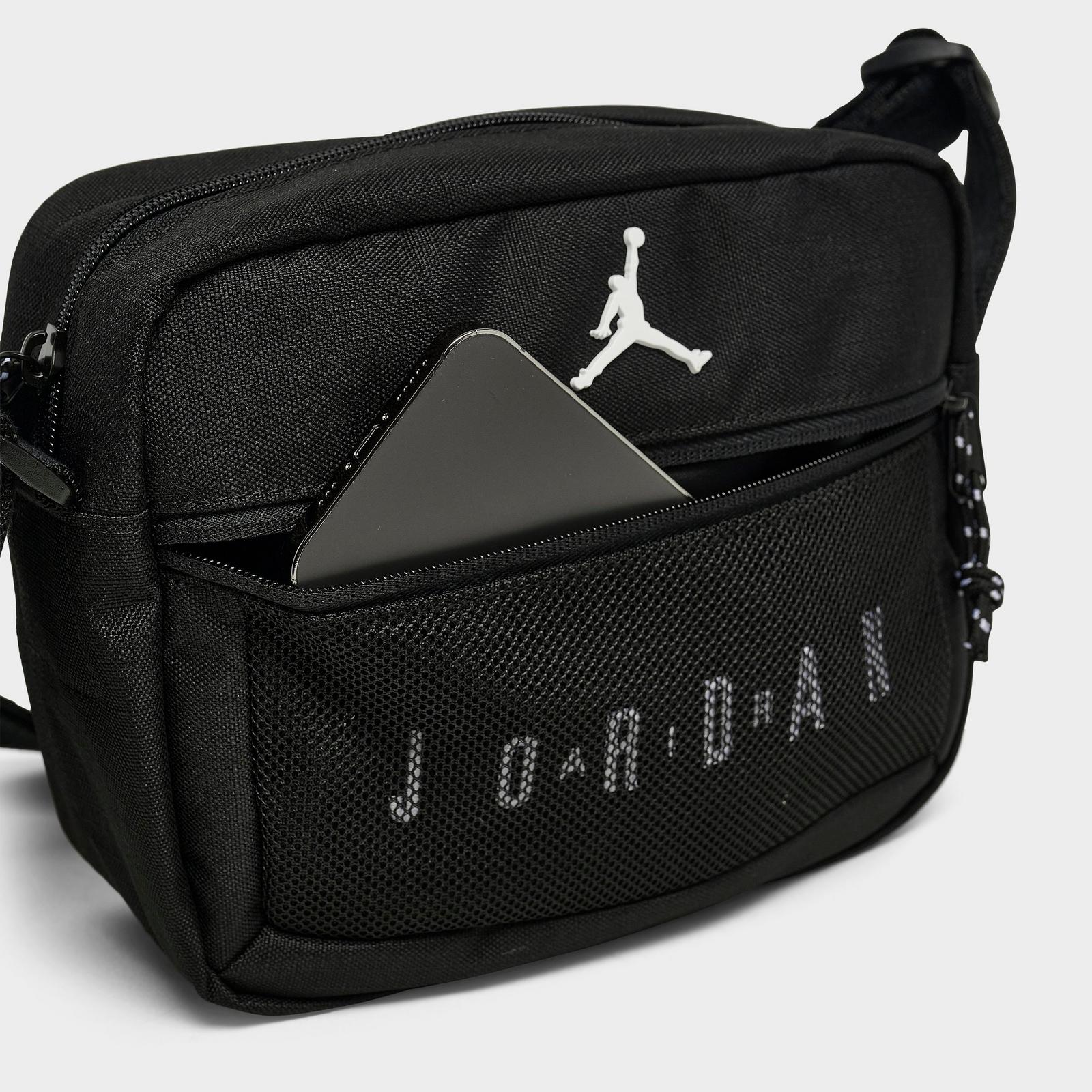 Jordan Blacktop Messenger Bag (3.6L) - Black - view 5