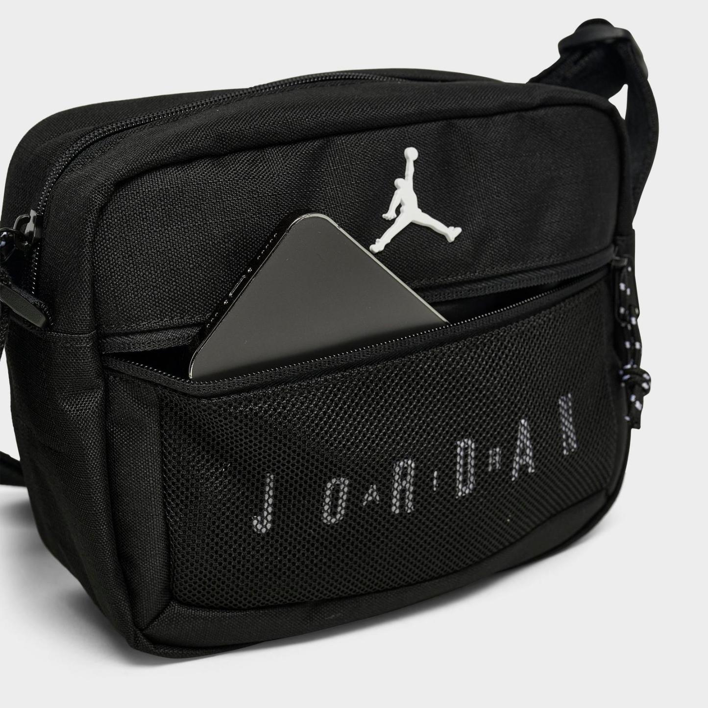 Jordan Blacktop Messenger Bag (3.6L) - Black - view 5