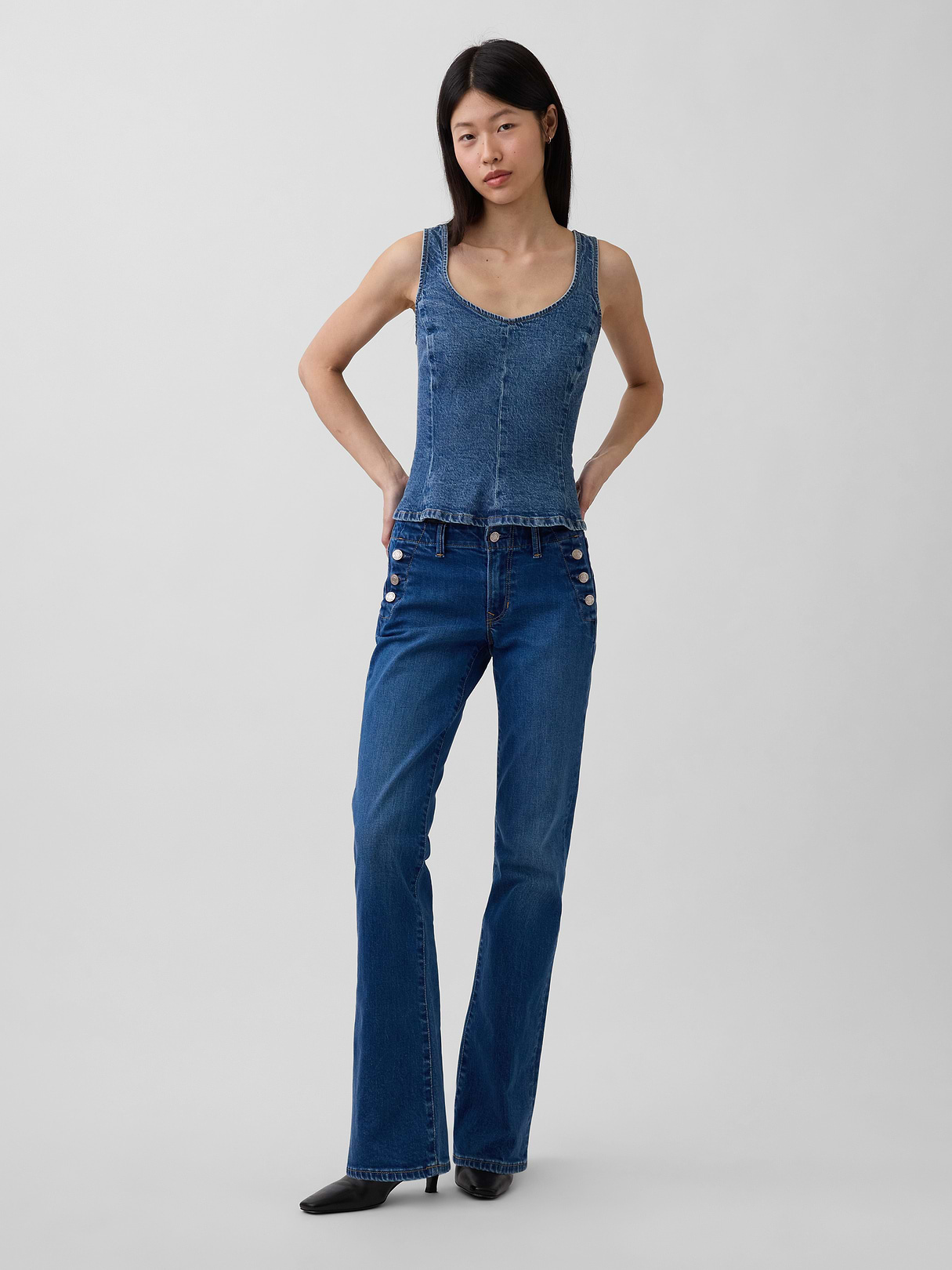 Low Rise Long & Lean Split-Hem Jeans - Medium wash
