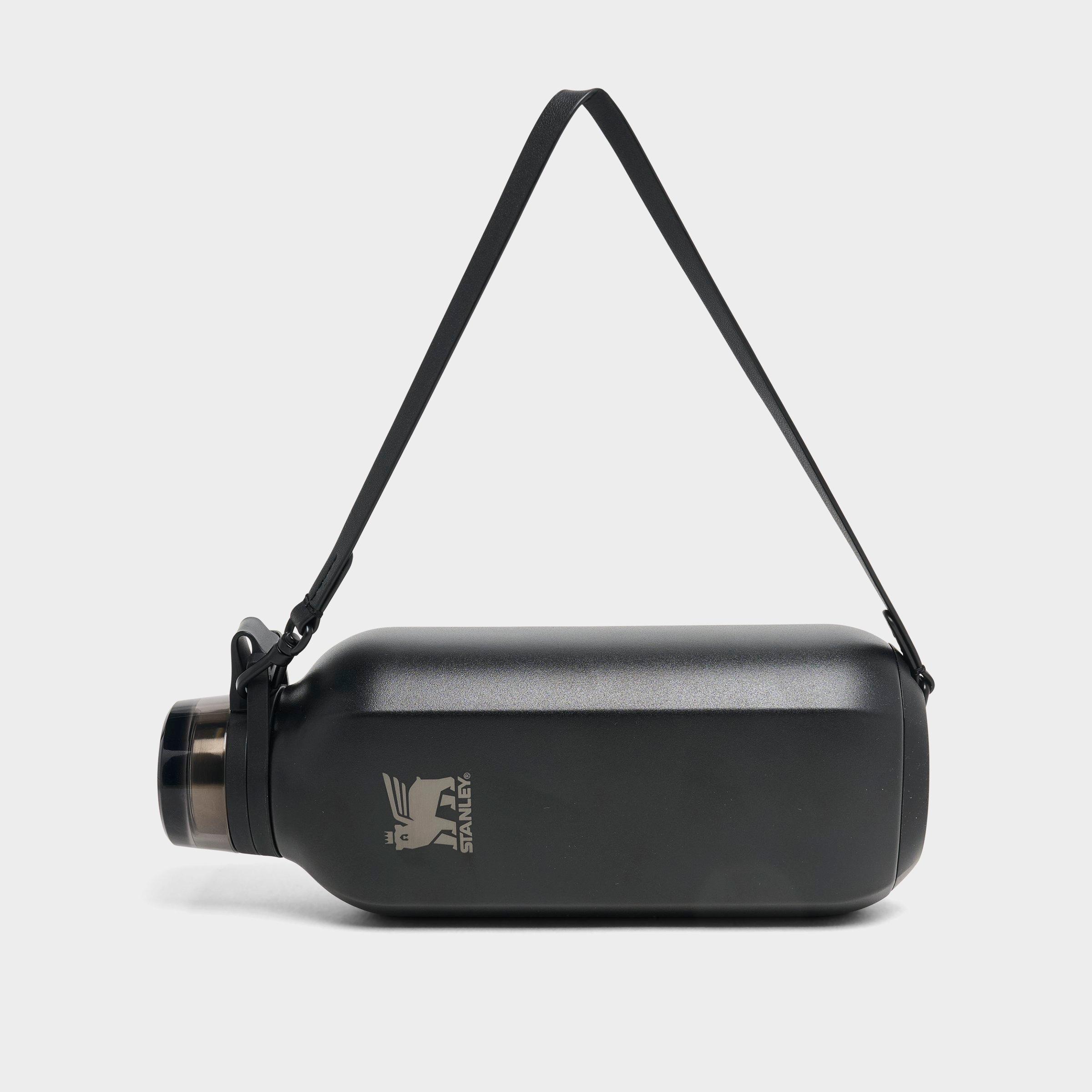 Stanley Clutch Water Bottle (16 oz) - Black