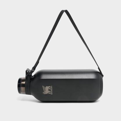 Stanley Clutch Water Bottle (16 oz) - Black