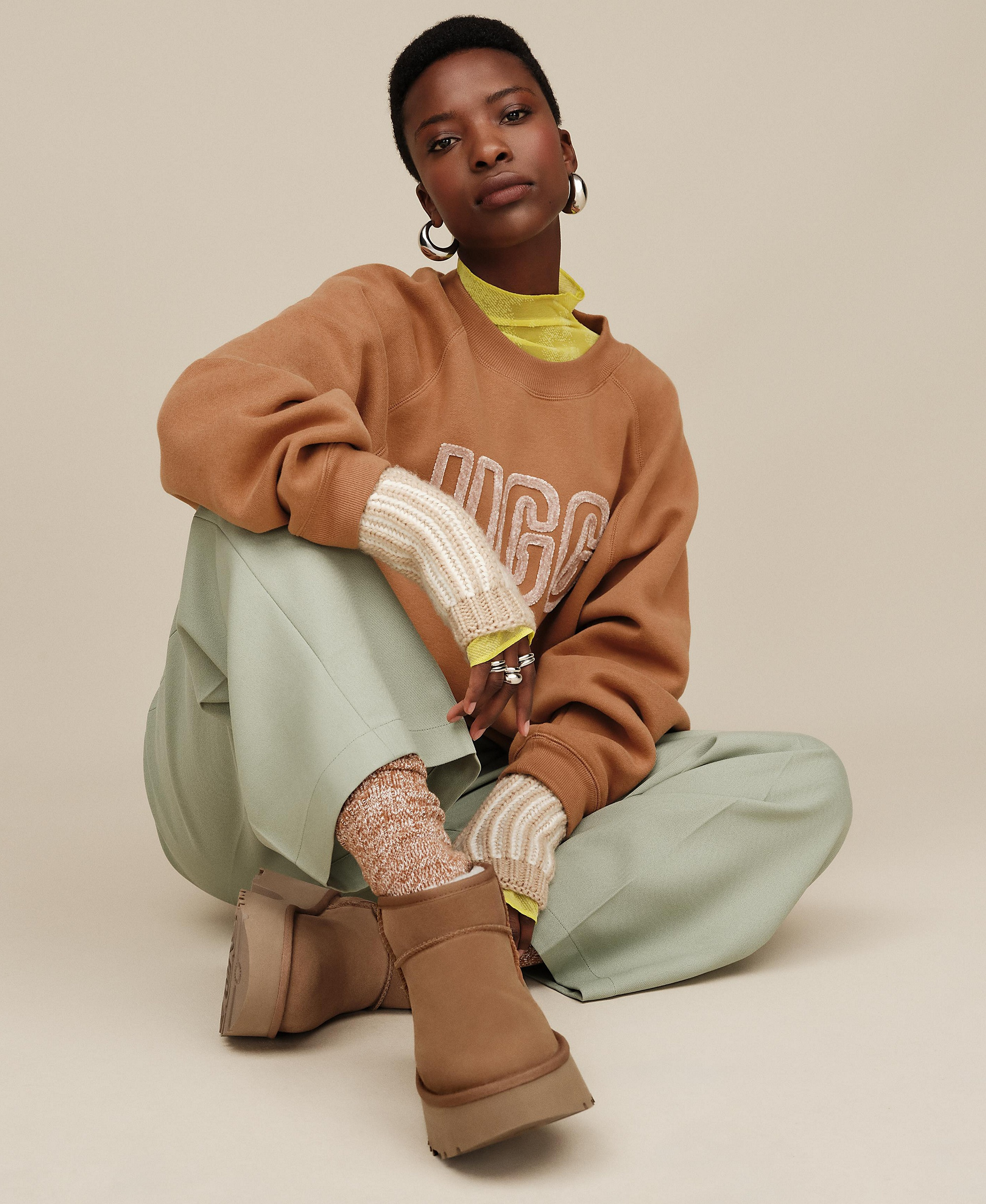 UGG Women's Logo Crewneck Sweatshirt - Chestnut