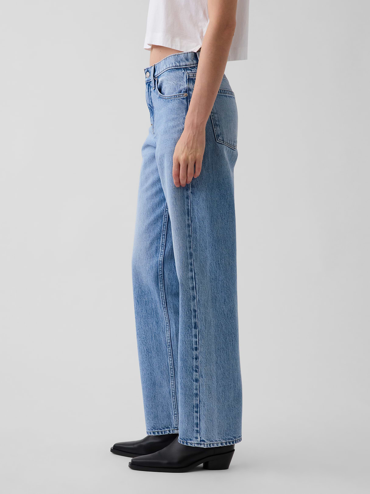 Mid Rise Straight Taper Jeans - Light wash