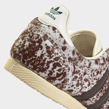 Women's adidas Originals Japan Casual Shoes - Part 2 - Off White/Dark Brown/Gold Metallic - Detail shot