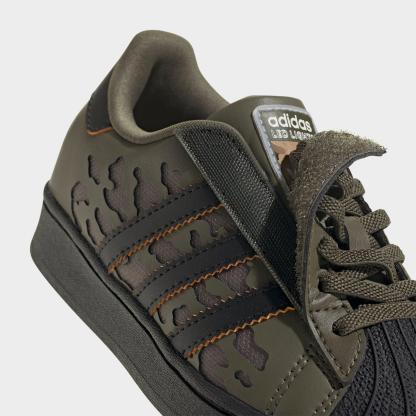 Kids' Toddler adidas Originals Superstar LED Lights Comfort Closure Stretch Lace Casual Shoes - Silver Pebble/Olive Strata/Core Black - Detail shot