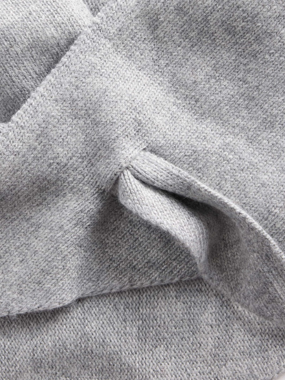 Knit Triangle Scarf - Grey