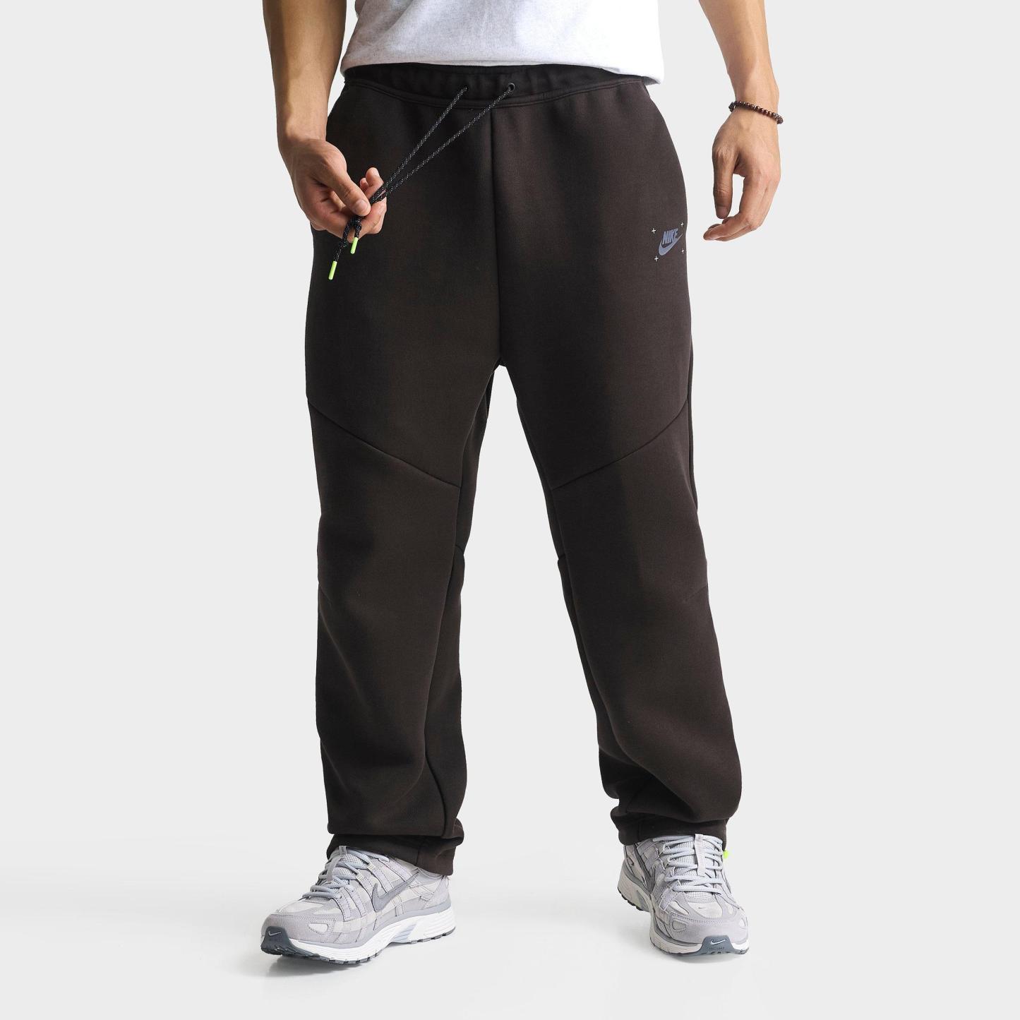 Men's Nithtke Tech Fleece Windrunner Graphic Jogger Pants - Velvet Brown/Black