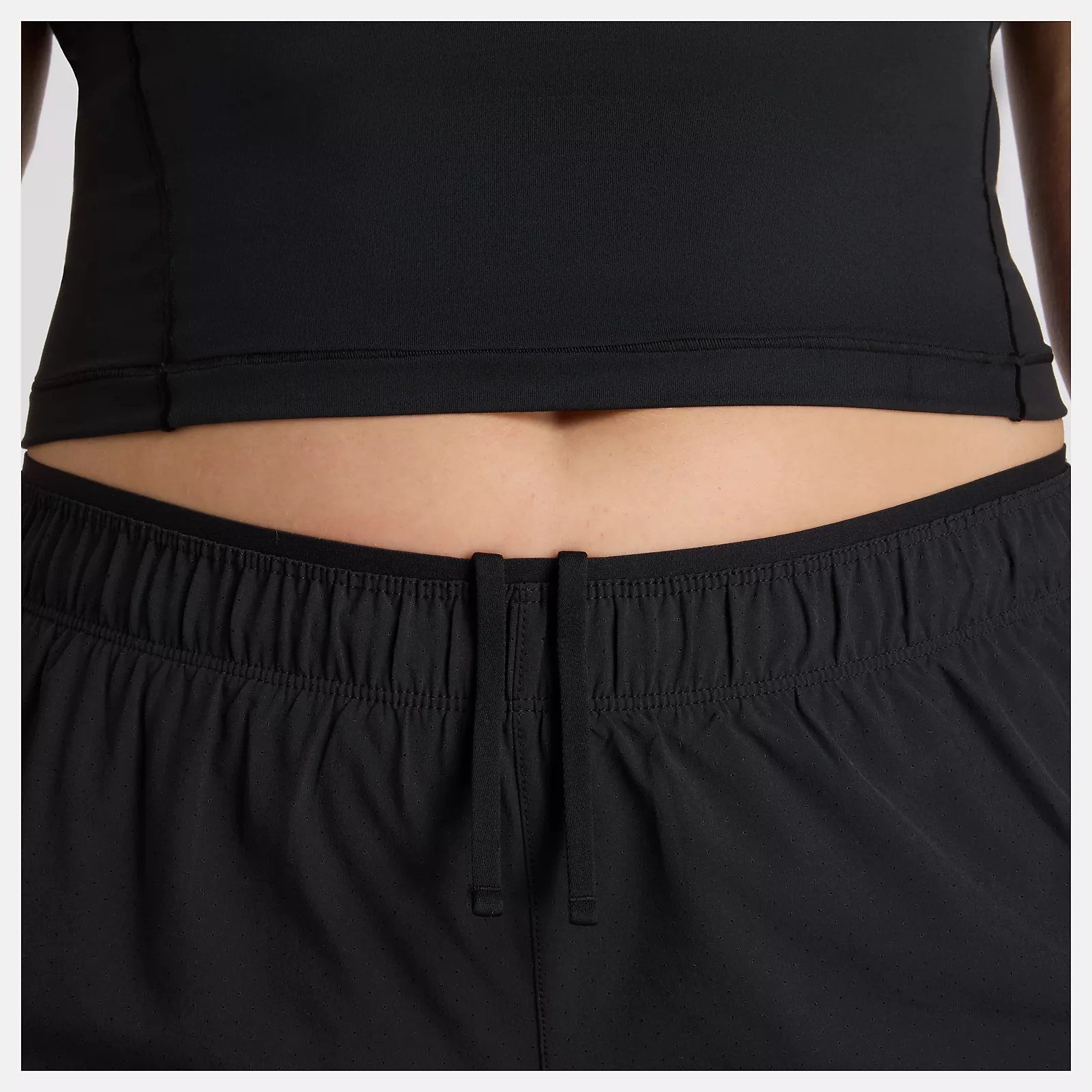 MaCara is wearing size M and is 5'9"/175cm. Chest: 38"/96cm, Waist: 32.5"/82cm, Hips: 45"/114cm