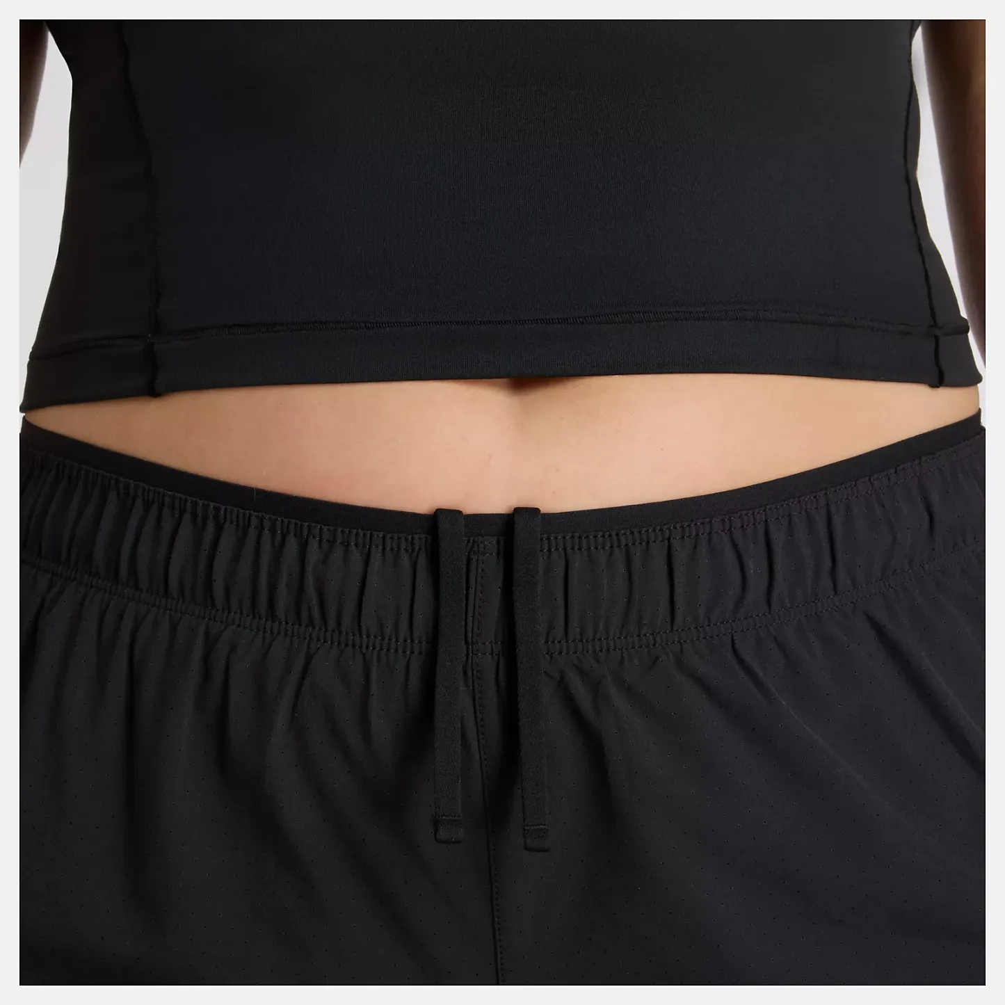 MaCara is wearing size M and is 5'9"/175cm. Chest: 38"/96cm, Waist: 32.5"/82cm, Hips: 45"/114cm