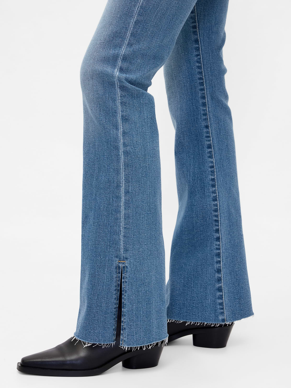 Low Rise Long & Lean Jeans - Medium wash blue