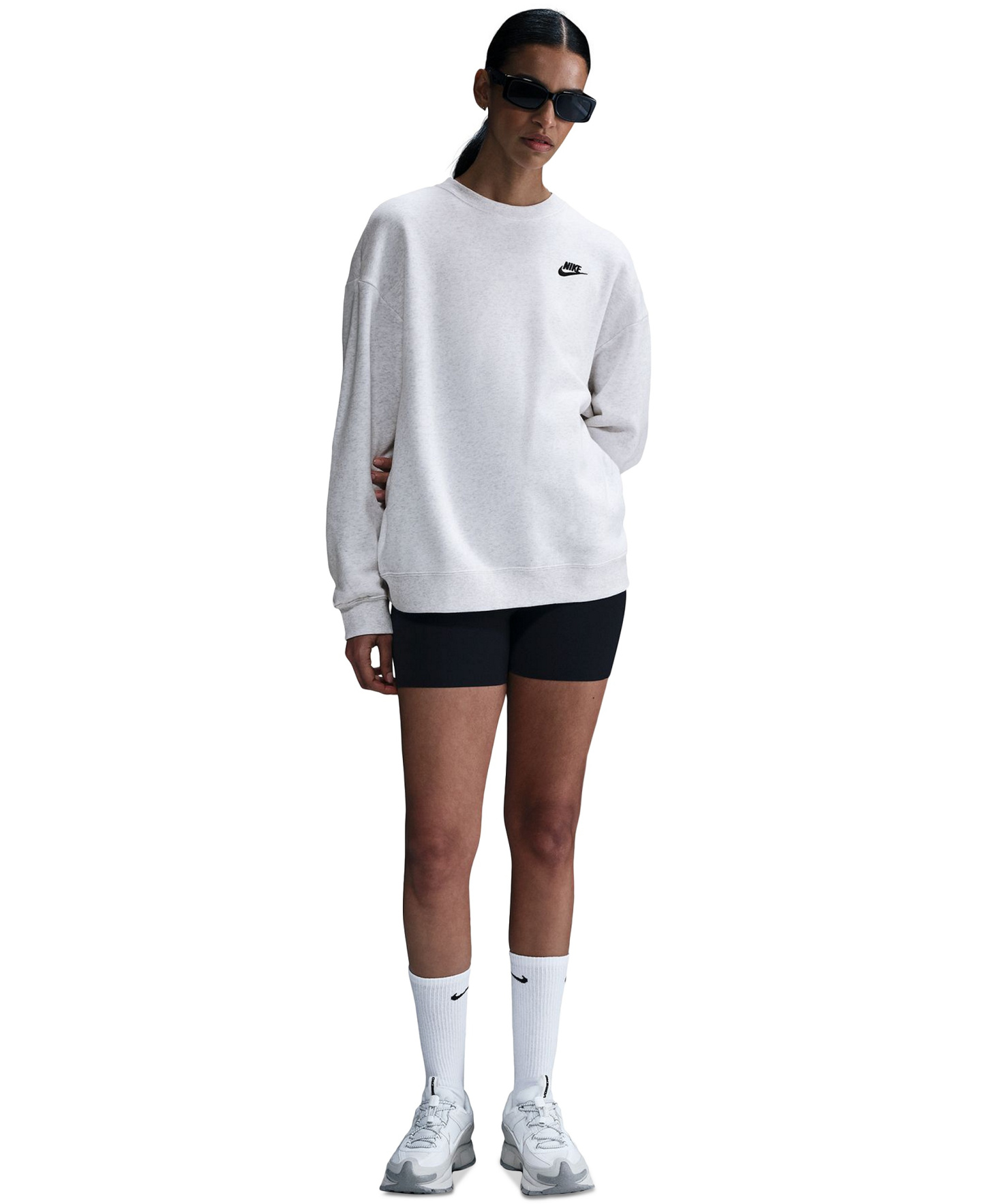 Nike Women's Sportswear Club Fleece Loose Crewneck Sweatshirt - B Hthr/bla