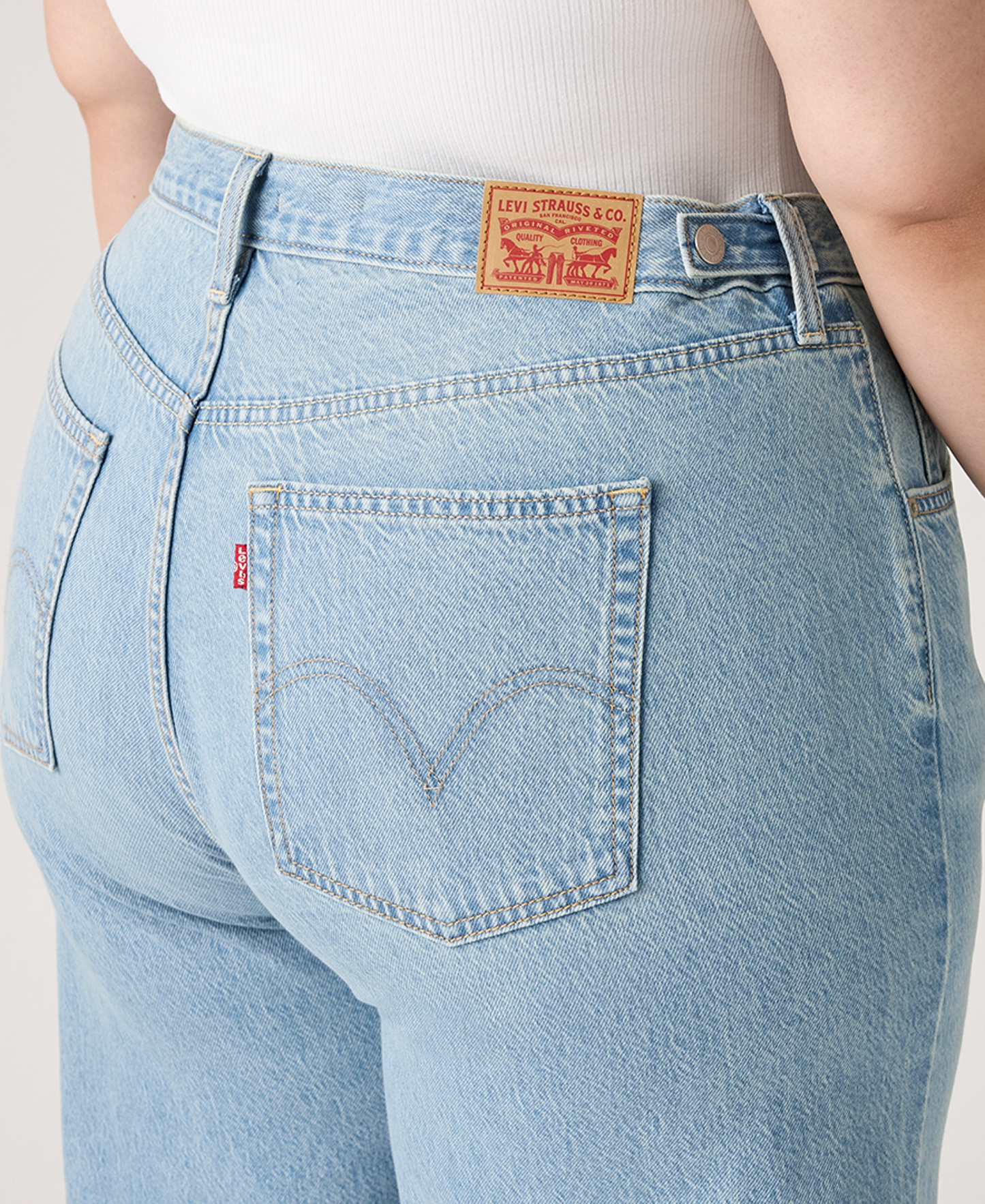 Levi's Women's Cinch-Waist Lightweight Baggy Jeans - Invested Indigo