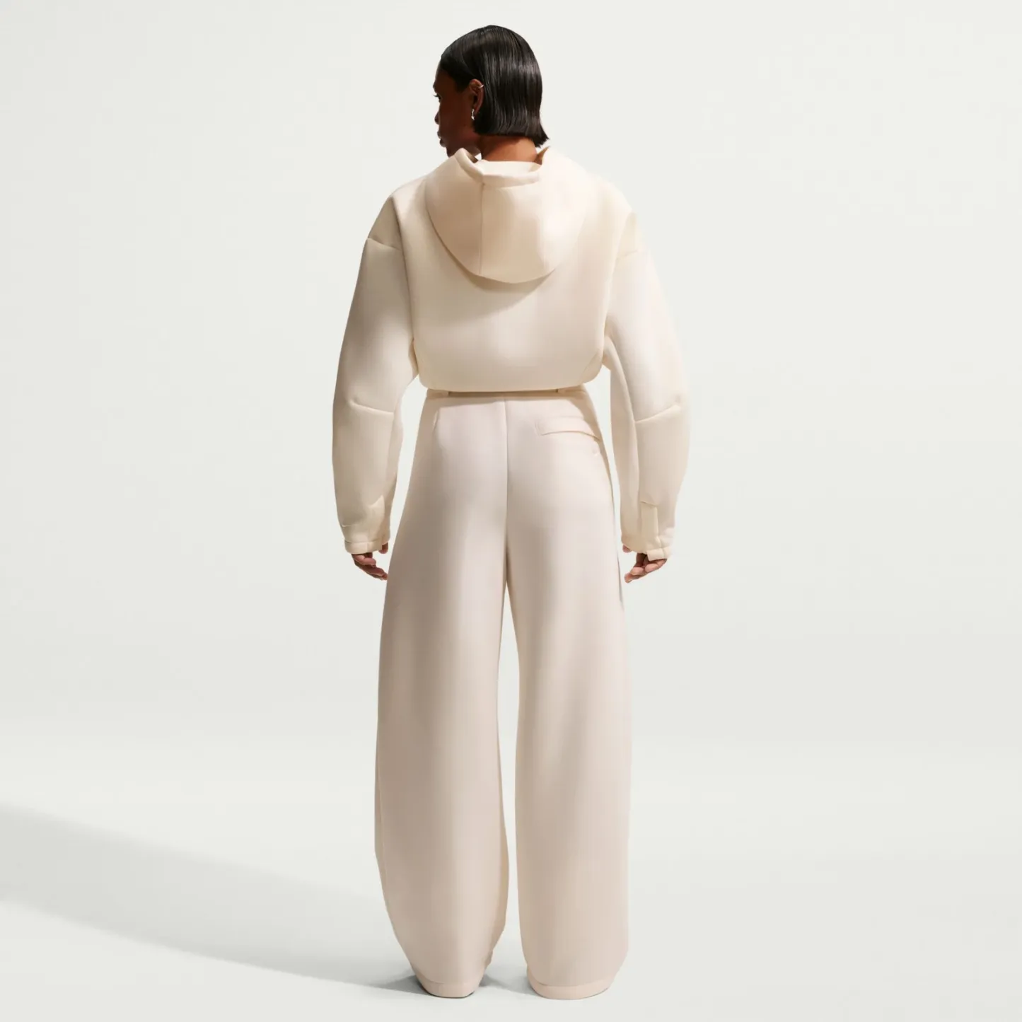 Nike Women's Sportswear Loose Mid-Rise Fleece Trousers - Chalk image 3