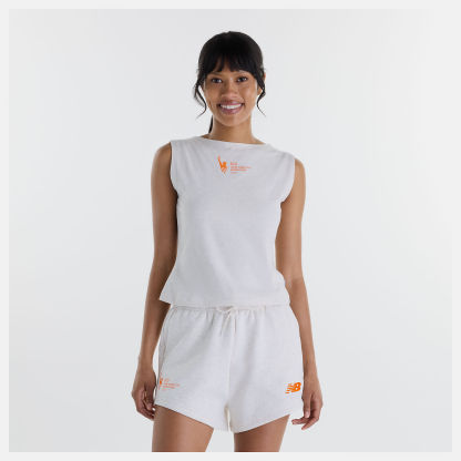 Chi is wearing size S and is 5'9"/ 175cm. Chest: 32"/81cm, Waist: 24"/61cm, Hips: 35"/89cm