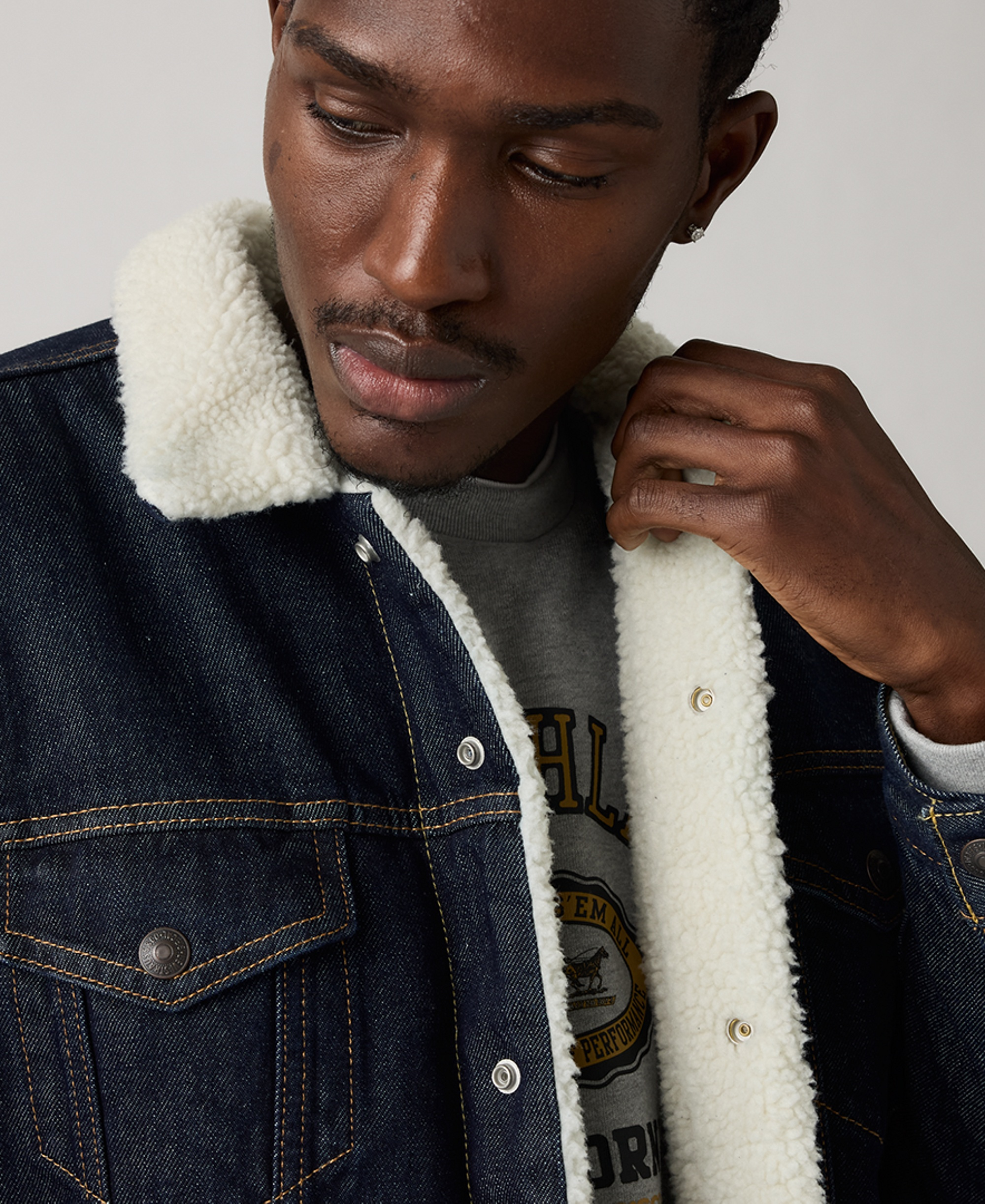 Levi's Men's Regular Fit Sherpa Denim Trucker Jacket - Dark Wash Denim